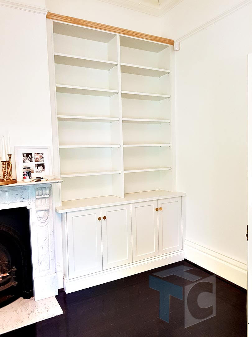 st-peters-display-unit st-peters-display-unit-with-shelves